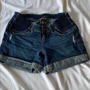 Maternity shorts